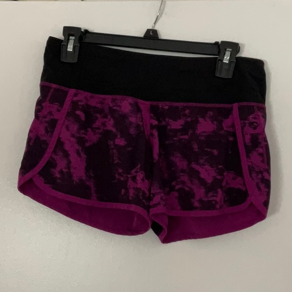 Lululemon shorts like new size 4 - Picture 1 of 5